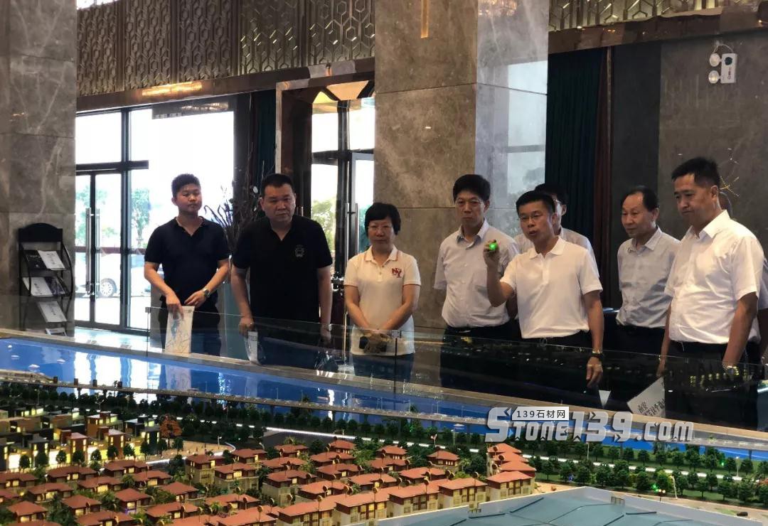 中國新興礦業(yè)考察團(tuán)到水頭考察石材產(chǎn)業(yè)情況,對接設(shè)立“石材產(chǎn)業(yè)聯(lián)盟與推廣平臺”事宜