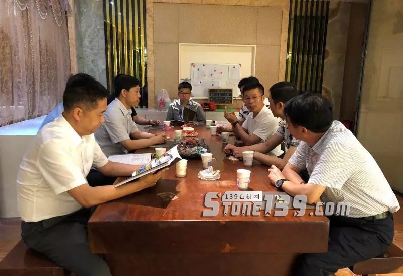 中國新興礦業(yè)考察團(tuán)到水頭考察石材產(chǎn)業(yè)情況,對接設(shè)立“石材產(chǎn)業(yè)聯(lián)盟與推廣平臺”事宜