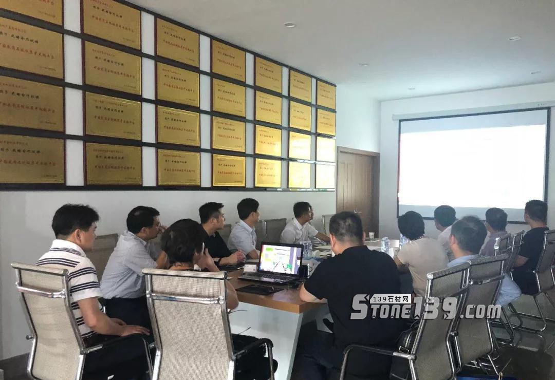 中國新興礦業(yè)考察團(tuán)到水頭考察石材產(chǎn)業(yè)情況,對接設(shè)立“石材產(chǎn)業(yè)聯(lián)盟與推廣平臺”事宜