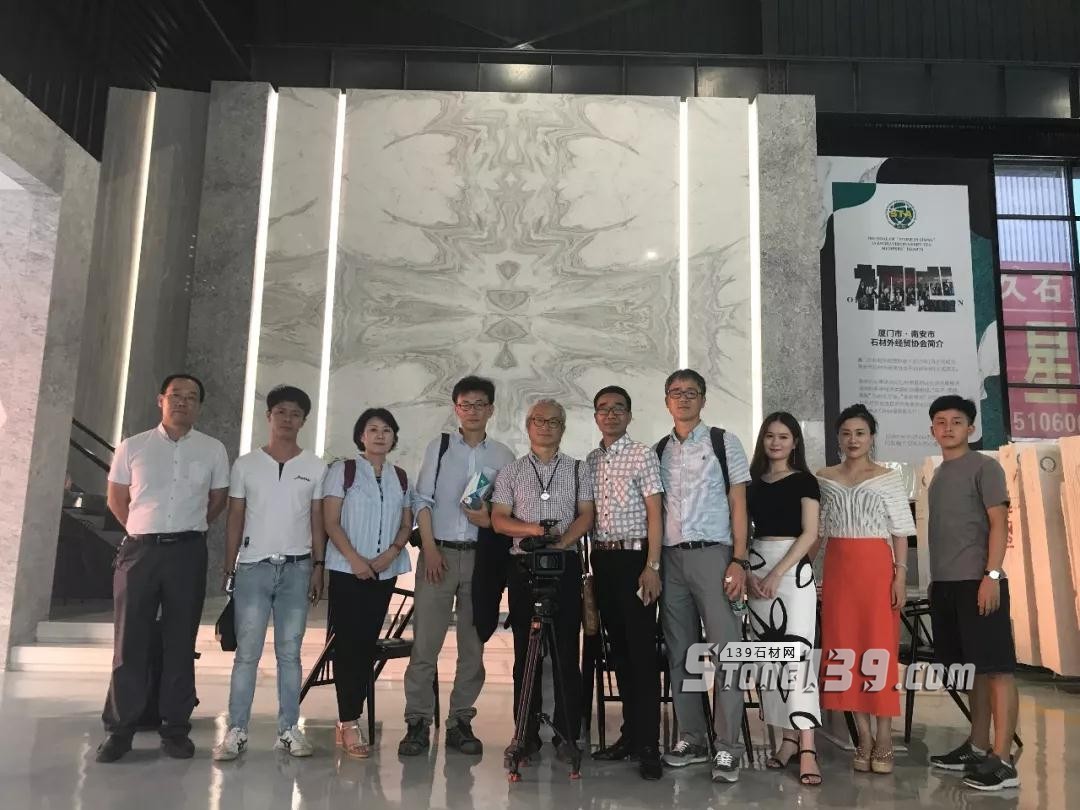 韓國KBS廣播電視臺一行蒞臨STA外貿多彩板倉拍攝報道 韓國電臺財富外貿多彩板倉現場