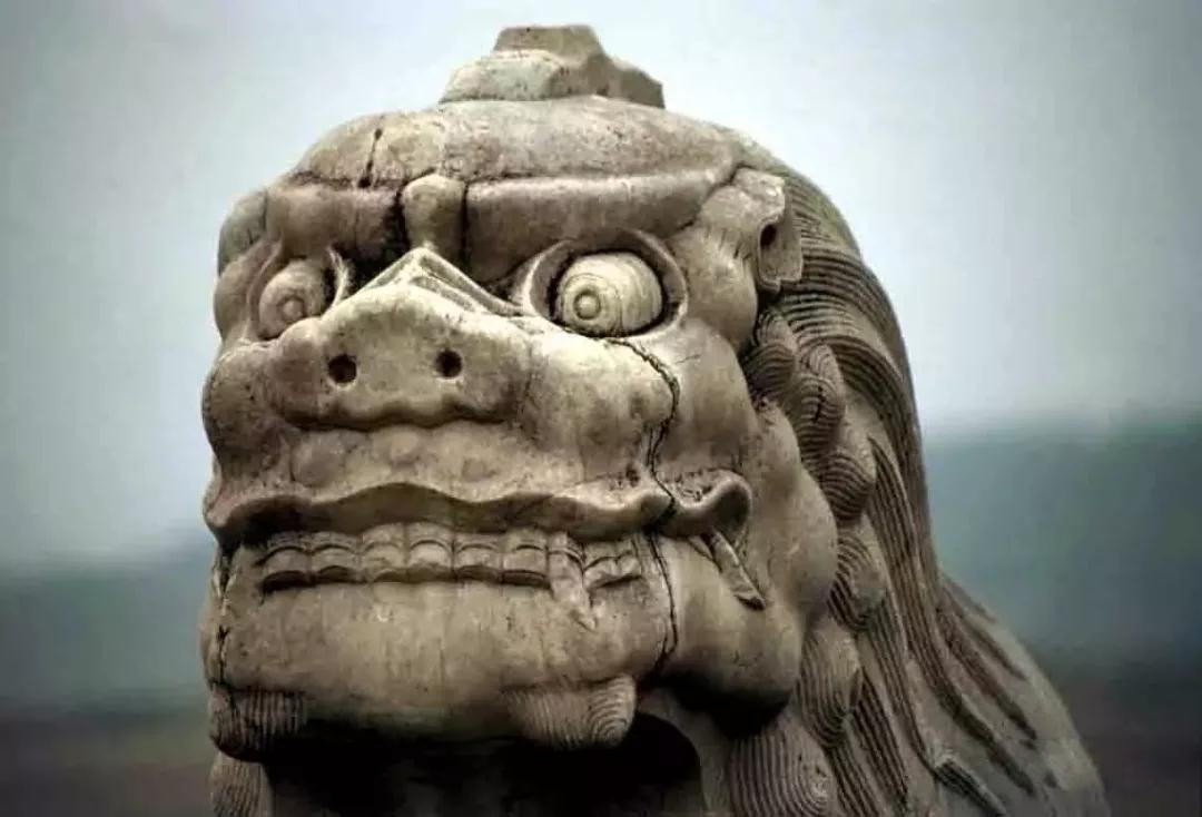 古老的石雕裝飾-皇家雕塑,歷史見證石頭上的滄桑和溫度