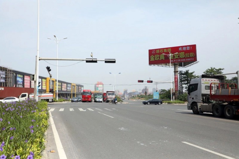 中國石材基地“福建水頭”路邊違規廣告牌整治行動