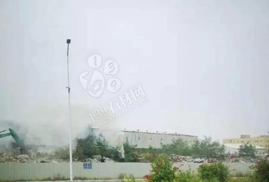 福建南安市石井鎮拆石材廠棚，移石材方料
