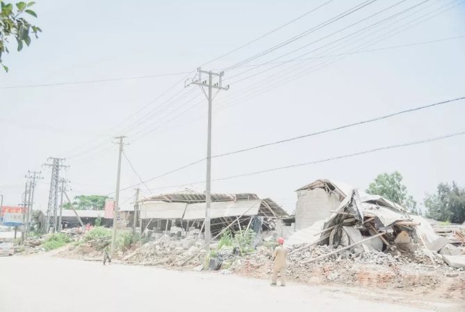 南安市石井鎮“重拳出擊”：取締“三無”石材加工廠，拆除面積總計1670平方米