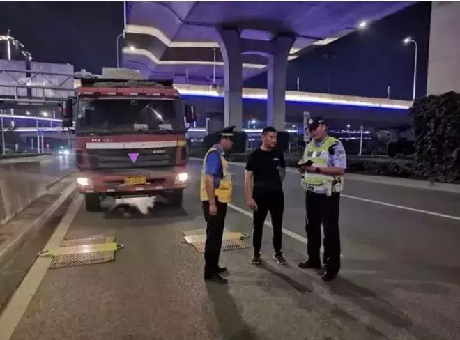 大半個(gè)中國(guó)嚴(yán)查貨車(chē)超載，石材運(yùn)輸價(jià)格齊漲！