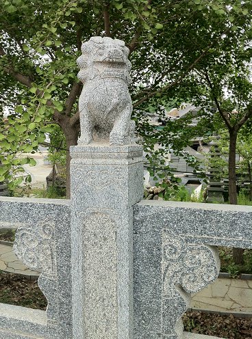 山東臨沂臨沭縣（“東盤青”芝麻灰、白麻）石材介紹