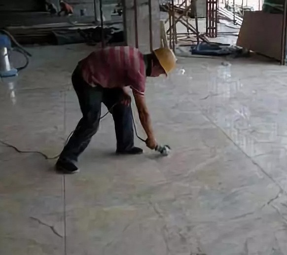 新房大理石地板為什么會(huì)空鼓？都是哪些原因造成的？