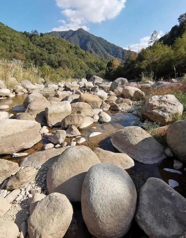 人跡罕至！浙江溫州永嘉這里有條花崗巖石河、平板溪