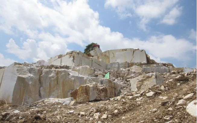 國產灰姑娘大理石產地廣西來賓市興賓區鐵腕治“非法采石” --專項打擊七洞鄉非法采礦工作綜述