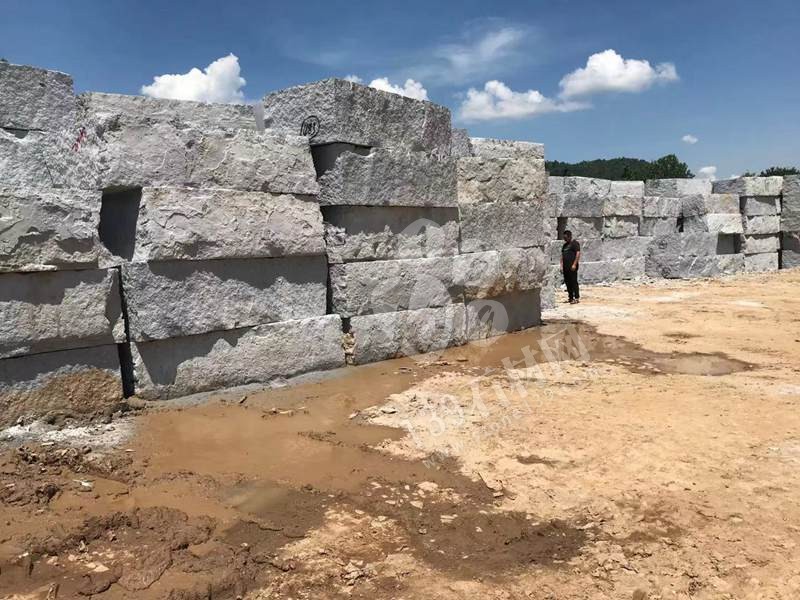 【恒泰吉石材】經營泰寧珍珠蘭（福建藍寶石）、五彩紅、自有大型礦山