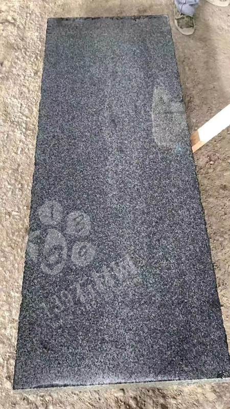 【鐘山大枋石業(yè)】經(jīng)營(yíng)廣西芝麻黑654毛光板、樹(shù)池石、水溝蓋板、馬蹄石、園林環(huán)境等異形石材