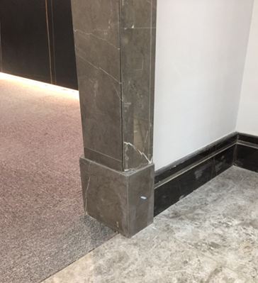 為什么建議門套位置做石材腳墩？