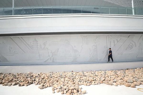 太驚艷！晉江市中運主場館這座大型石雕亮相啦！