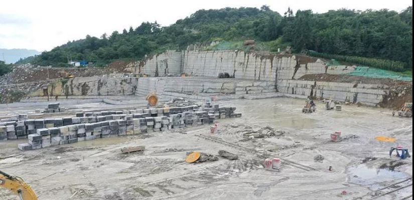 貴州省畢節市金沙縣黑石產區主要生產新中國黑石材