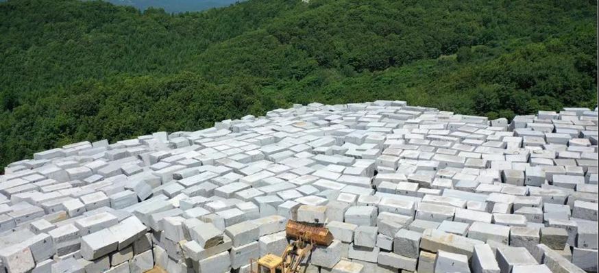 黑龍江省林口縣石材產區龍爪鎮芝麻灰花崗巖及礦山欣賞！