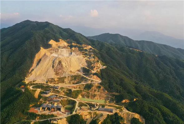 江西芝麻灰花崗巖產區萍鄉市蘆溪縣宣風鎮礦山“銀絲灰”石材欣賞