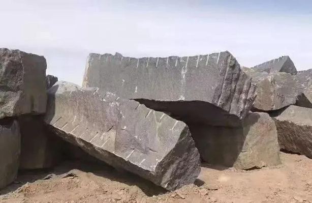 內蒙古烏拉特中旗聯社與當地石材行業商會初步達成信貸合作意向，附黑石產品欣賞！