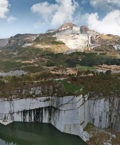 圖賞封礦后的福建最大石材礦山——長泰吳田山！