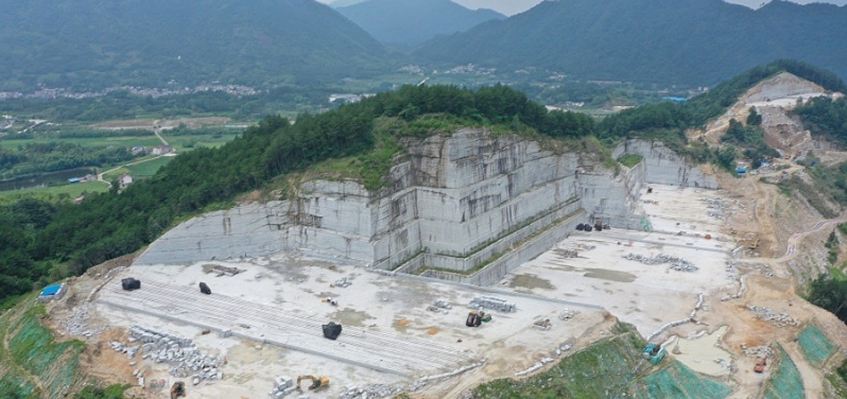 安徽芝麻灰石材產地旌德縣花崗巖礦山及灰麻石材欣賞！